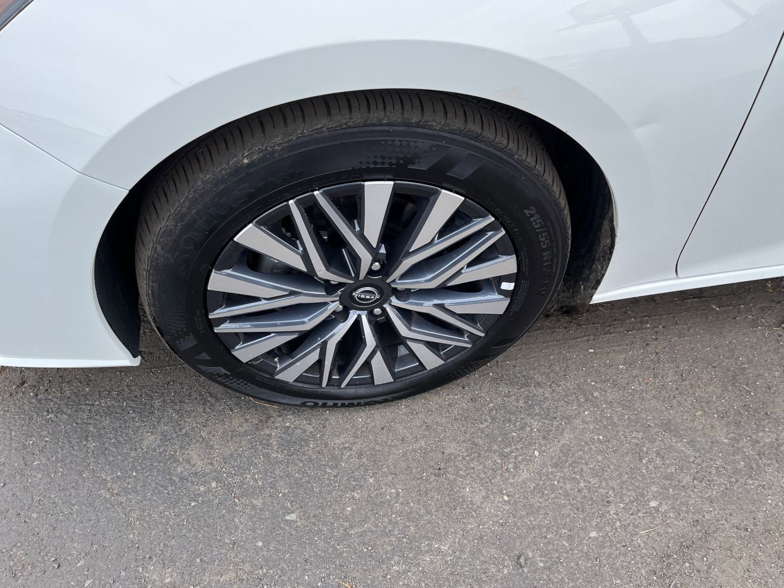 Used 2025 Nissan Altima 2.5 SV image 29