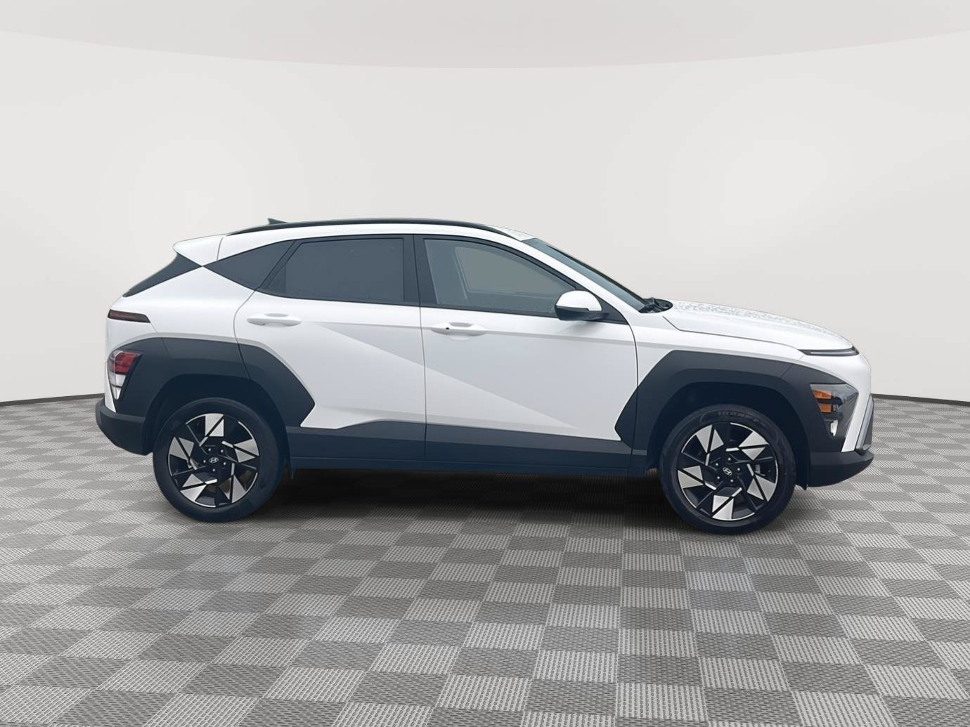 Certified 2025 Hyundai Kona SEL AWD/4WD image 4