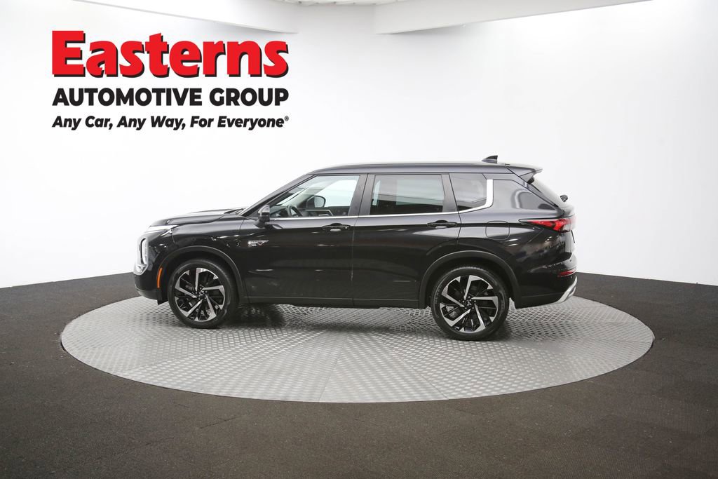 Used 2023 Mitsubishi Outlander SE image 62