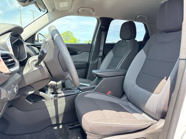 Used 2023 Chevrolet TrailBlazer LT FWD image 12