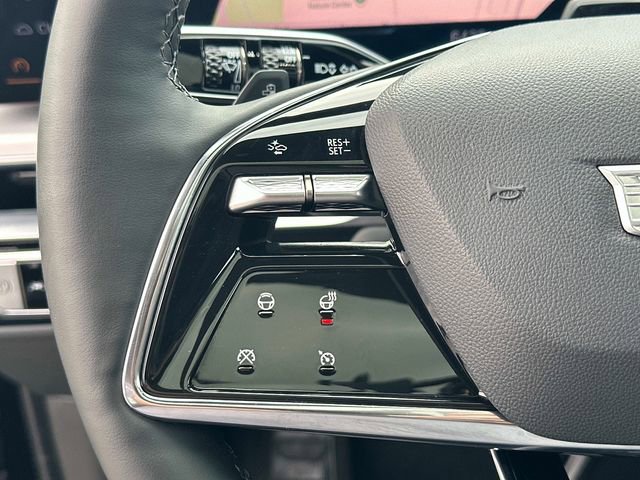 Used 2025 Cadillac Lyriq Sport image 7