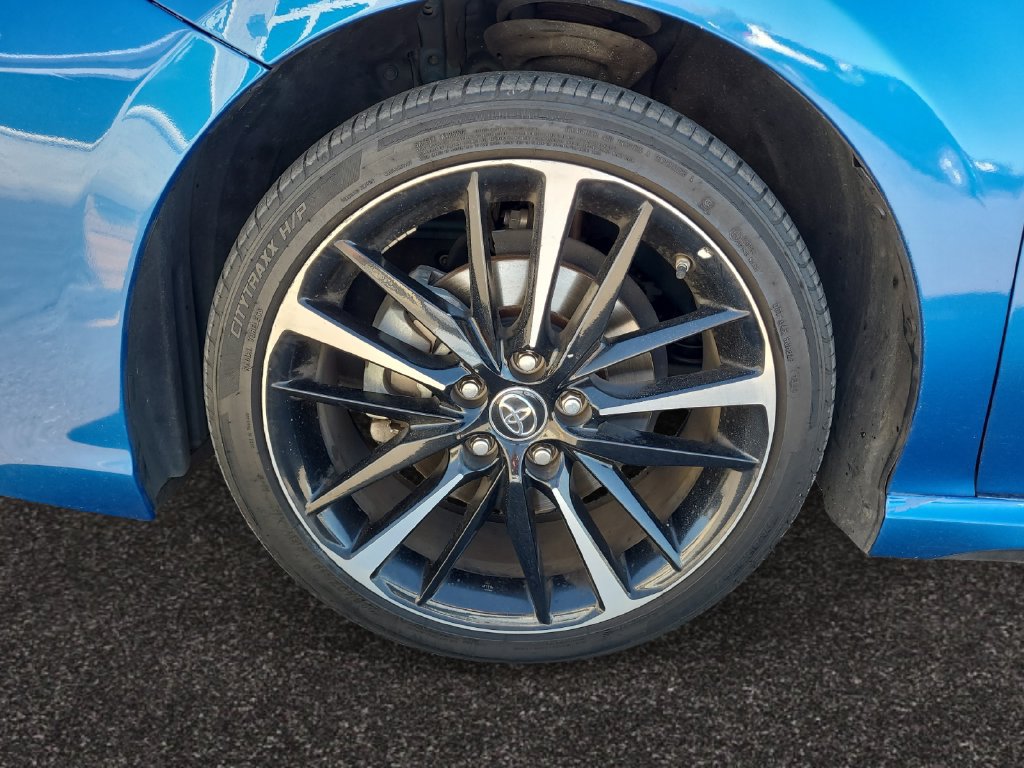 Used 2019 Toyota Camry XSE FWD image 14