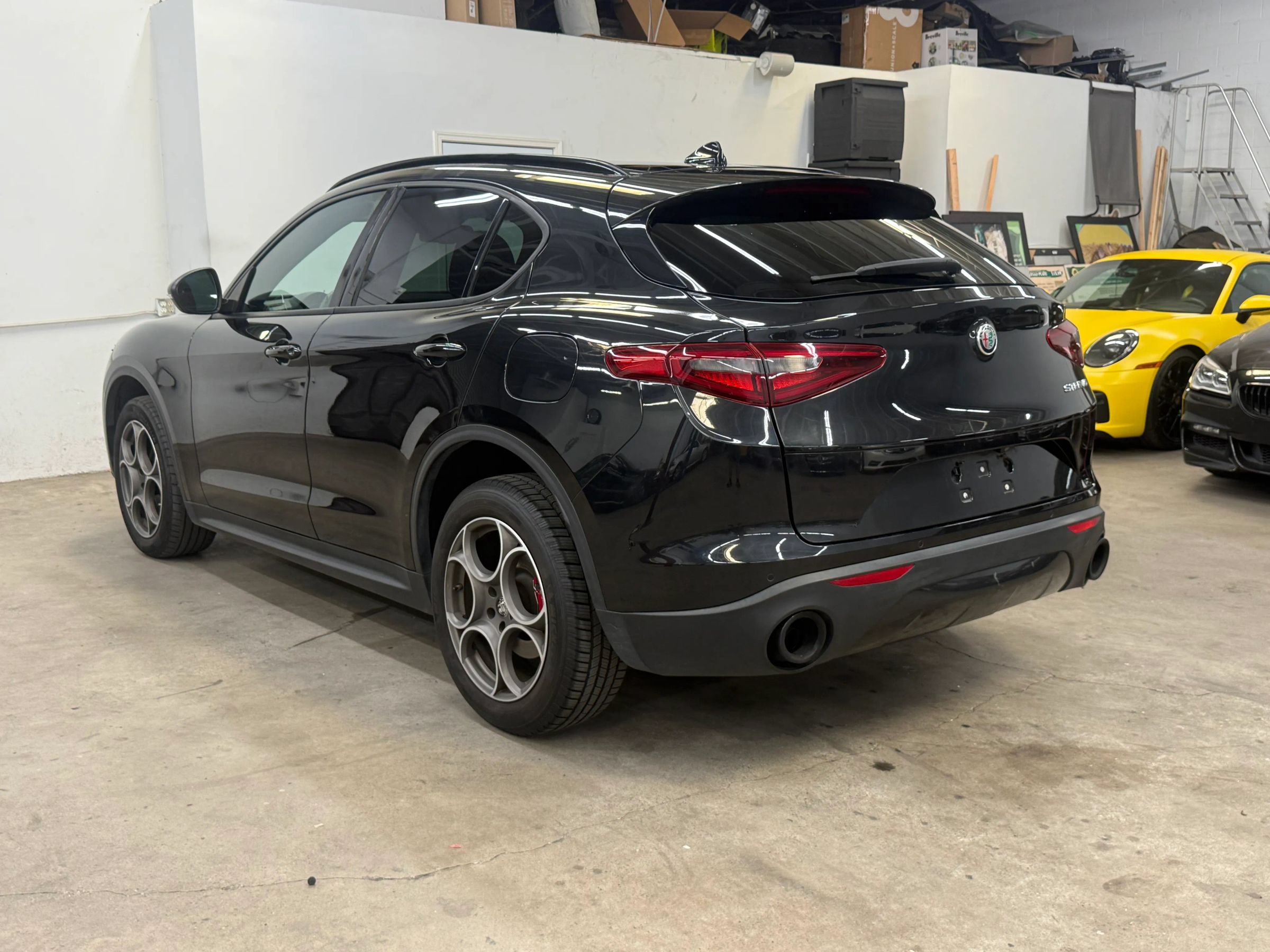 Used 2023 Alfa Romeo Stelvio Sprint RWD image 4
