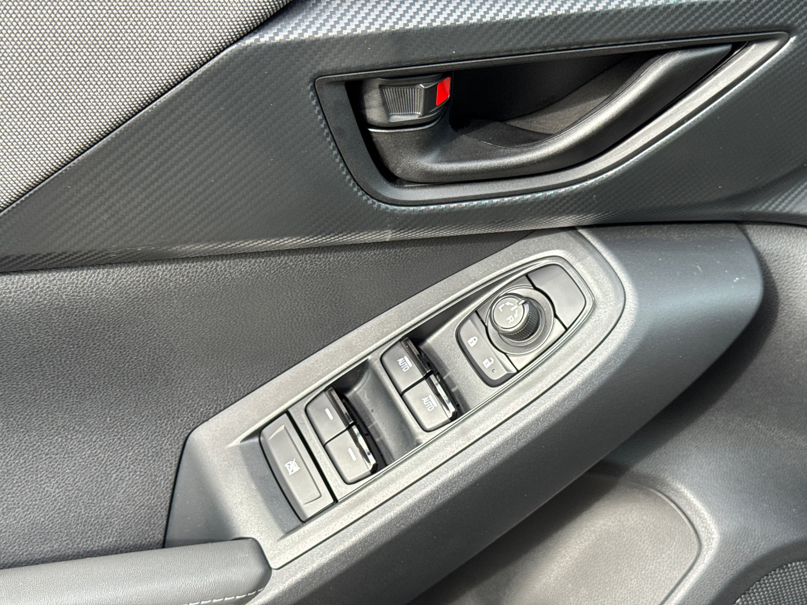 Used 2025 Subaru Crosstrek 2.0i Premium image 29