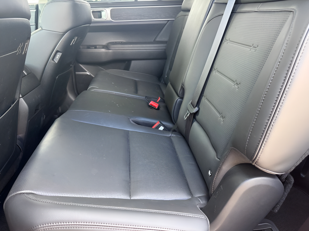 Used 2026 Hyundai Santa Fe Limited AWD/4WD image 15