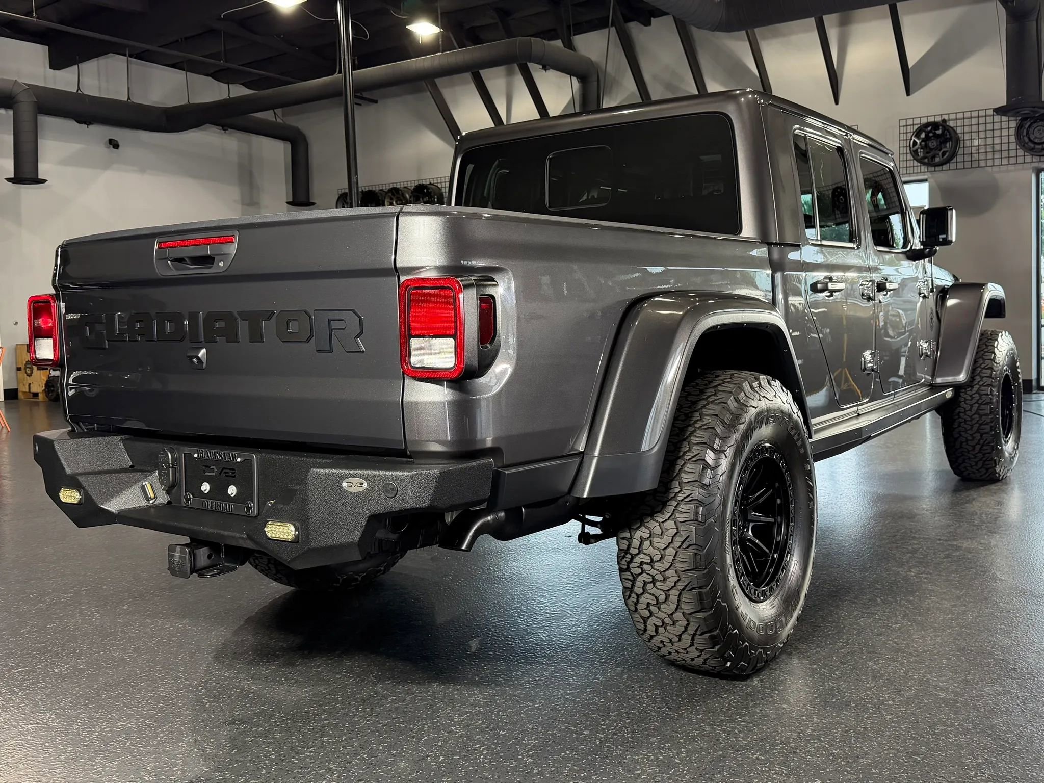Used 2021 Jeep Gladiator Rubicon AWD/4WD image 17