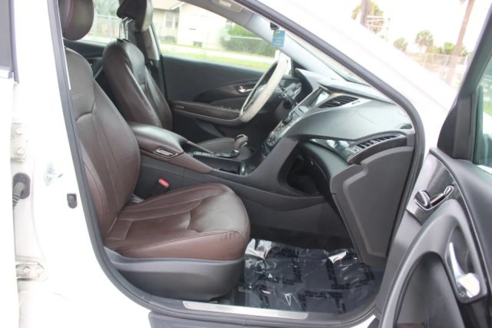 Used 2013 Hyundai Azera FWD image 28