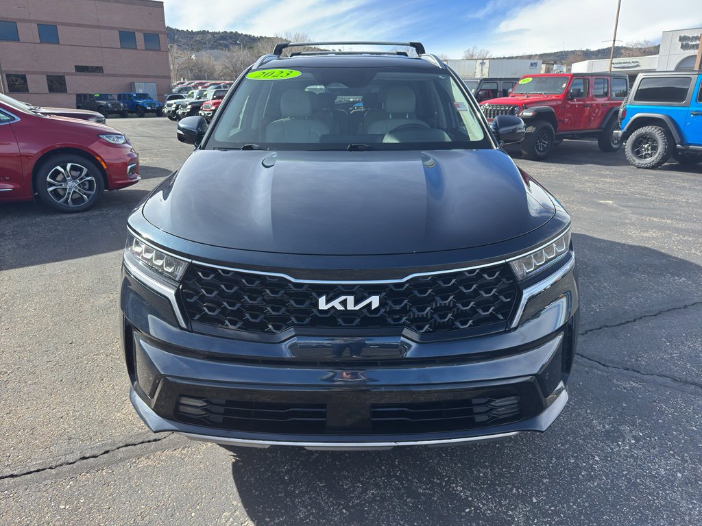 Used 2023 Kia Sorento EX image 2