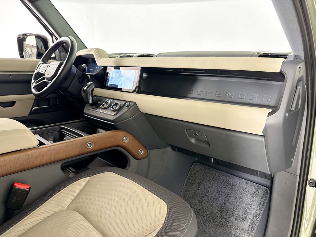 Used 2023 Land Rover Defender 110 X-Dynamic SE image 13