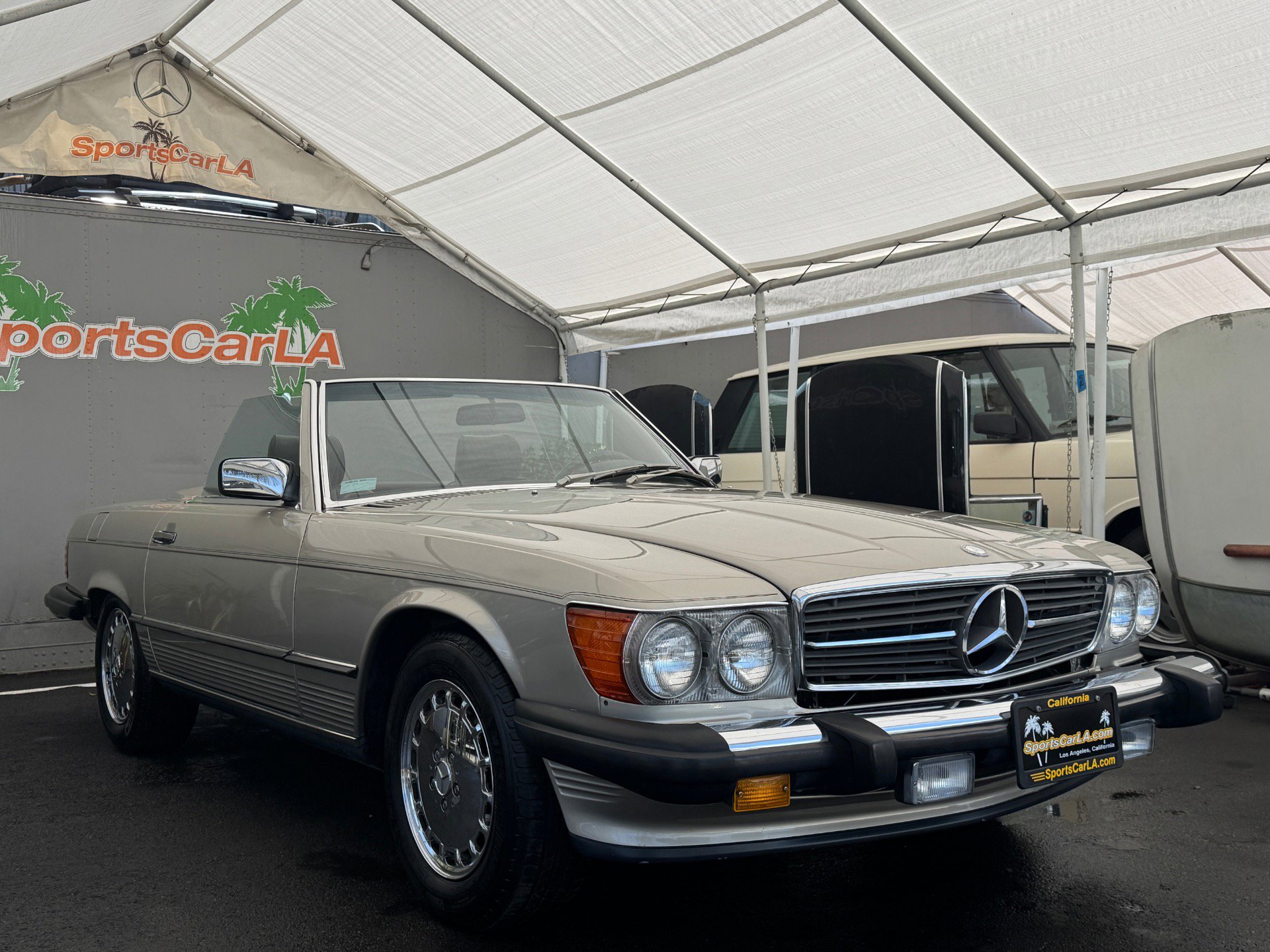 Used 1988 Mercedes-Benz 560 SL image 2