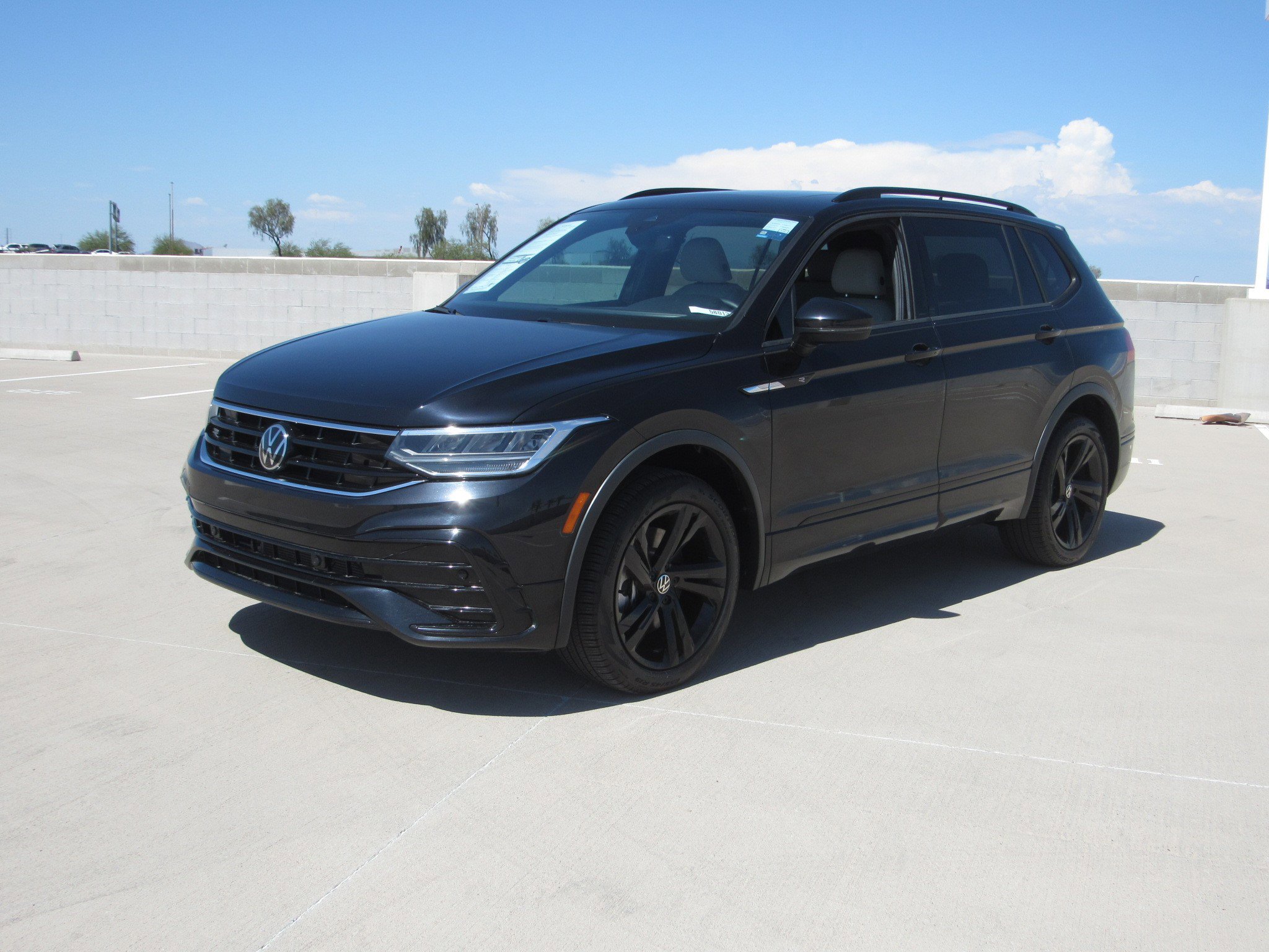 Used 2023 Volkswagen Tiguan SE R-Line