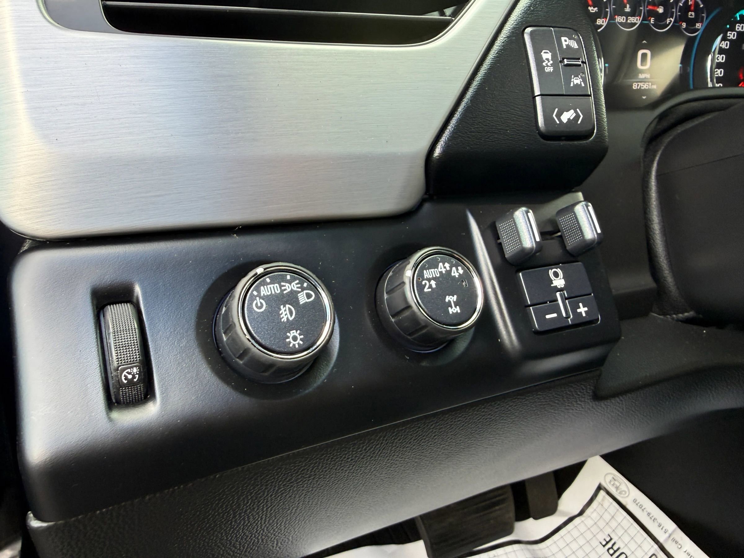 Used 2017 GMC Yukon XL SLT w/ Open Road Package image 27