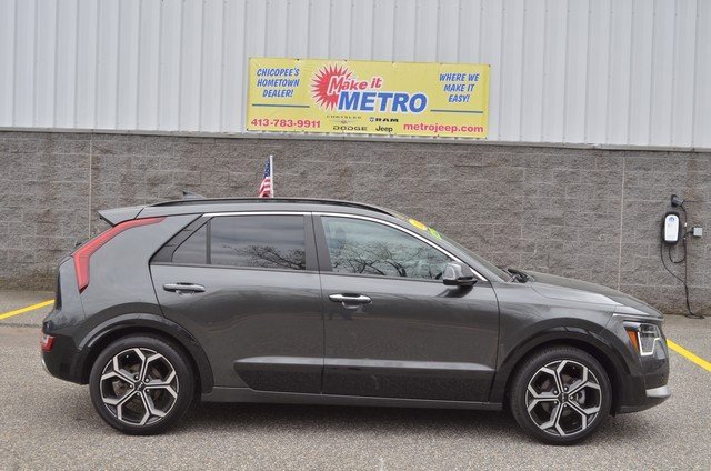 Used 2023 Kia Niro SX Touring
