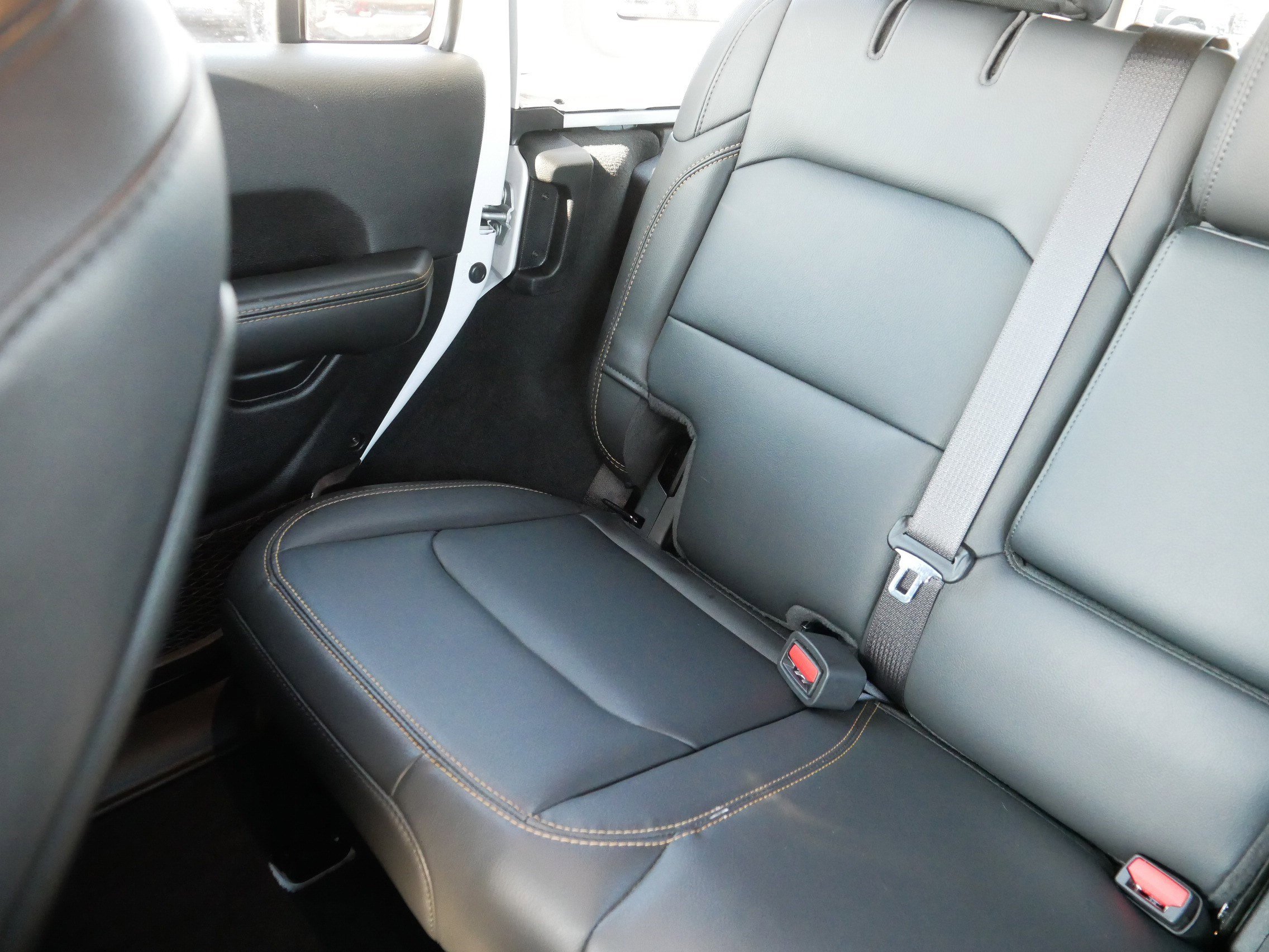 Used 2024 Jeep Wrangler Sahara w/ Technology Group image 12