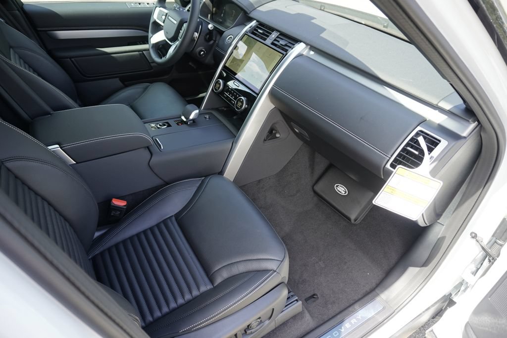 New 2026 Land Rover Discovery Dynamic SE AWD/4WD image 22