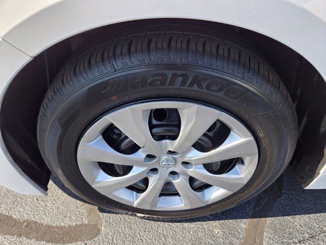 Used 2025 Toyota Corolla LE FWD image 23