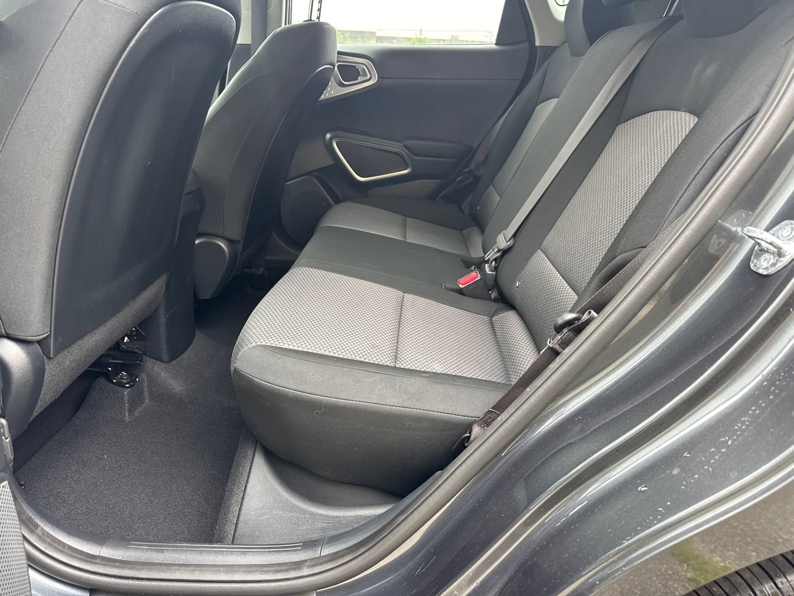 Used 2025 Kia Soul LX w/ LX Technology Package FWD image 20