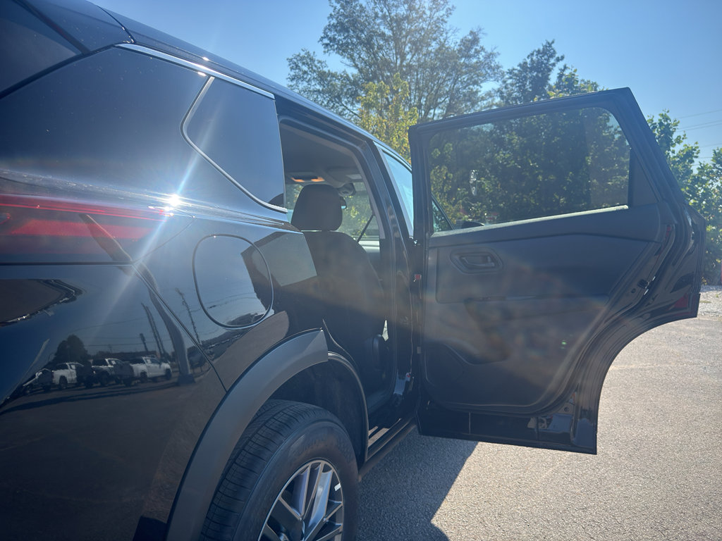 New 2026 Nissan Rogue S image 21