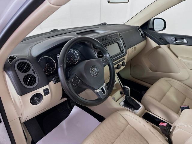 Used 2015 Volkswagen Tiguan SE image 10