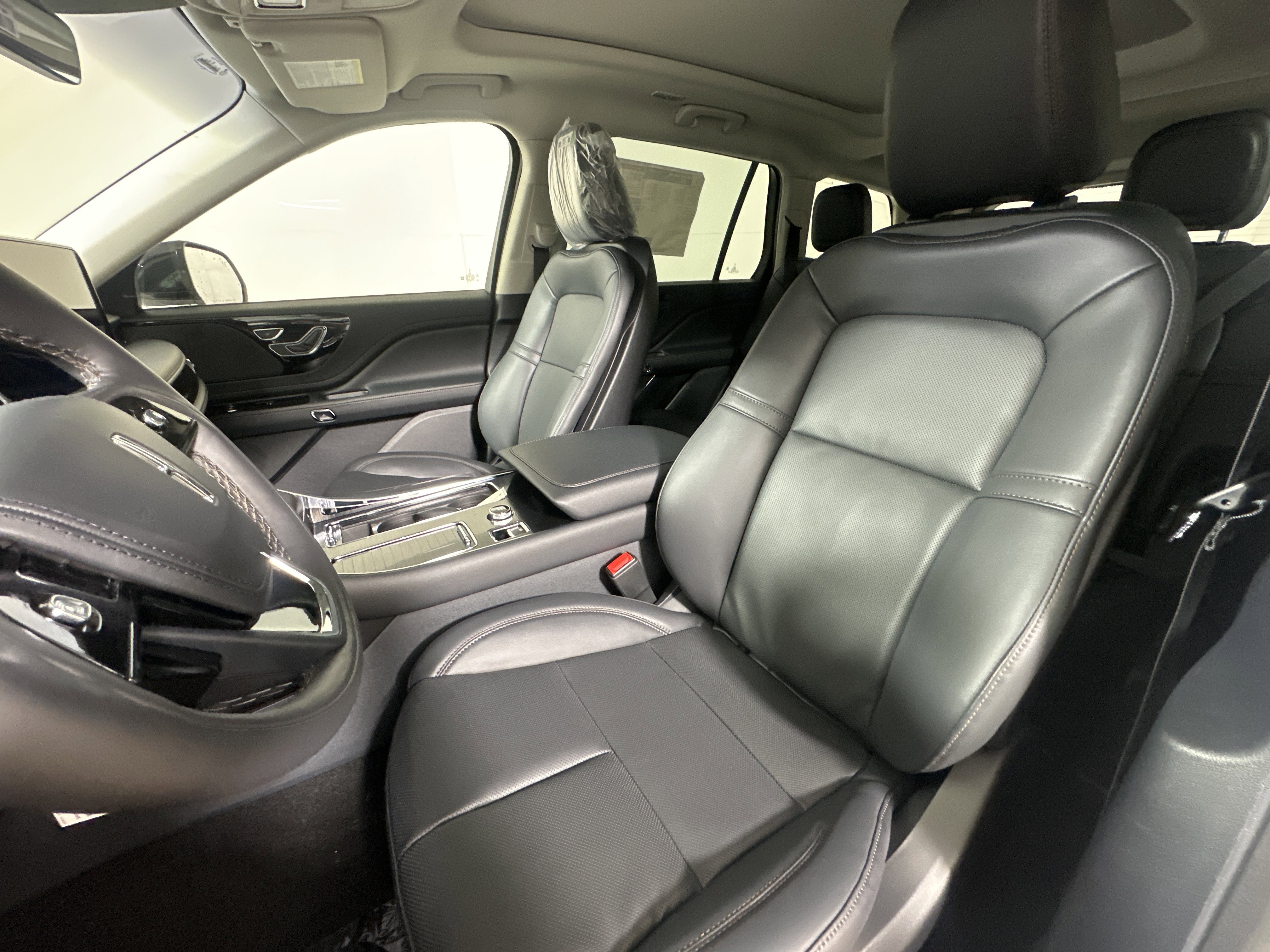 New 2025 Lincoln Aviator AWD image 9