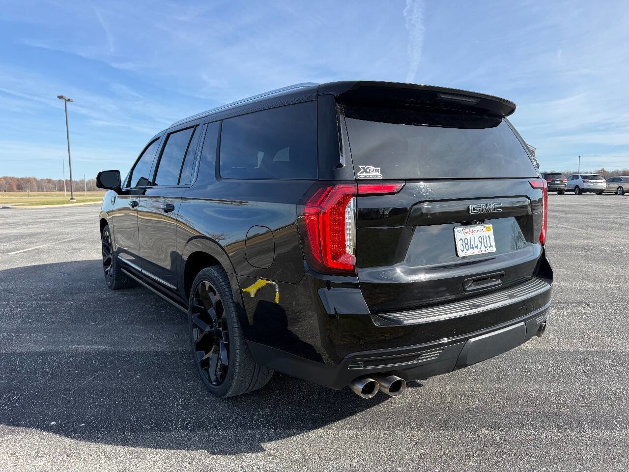 Used 2023 GMC Yukon XL Denali w/ Denali Reserve Package image 6