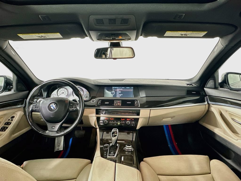 Used 2011 BMW 550i xDrive Sedan AWD/4WD image 3