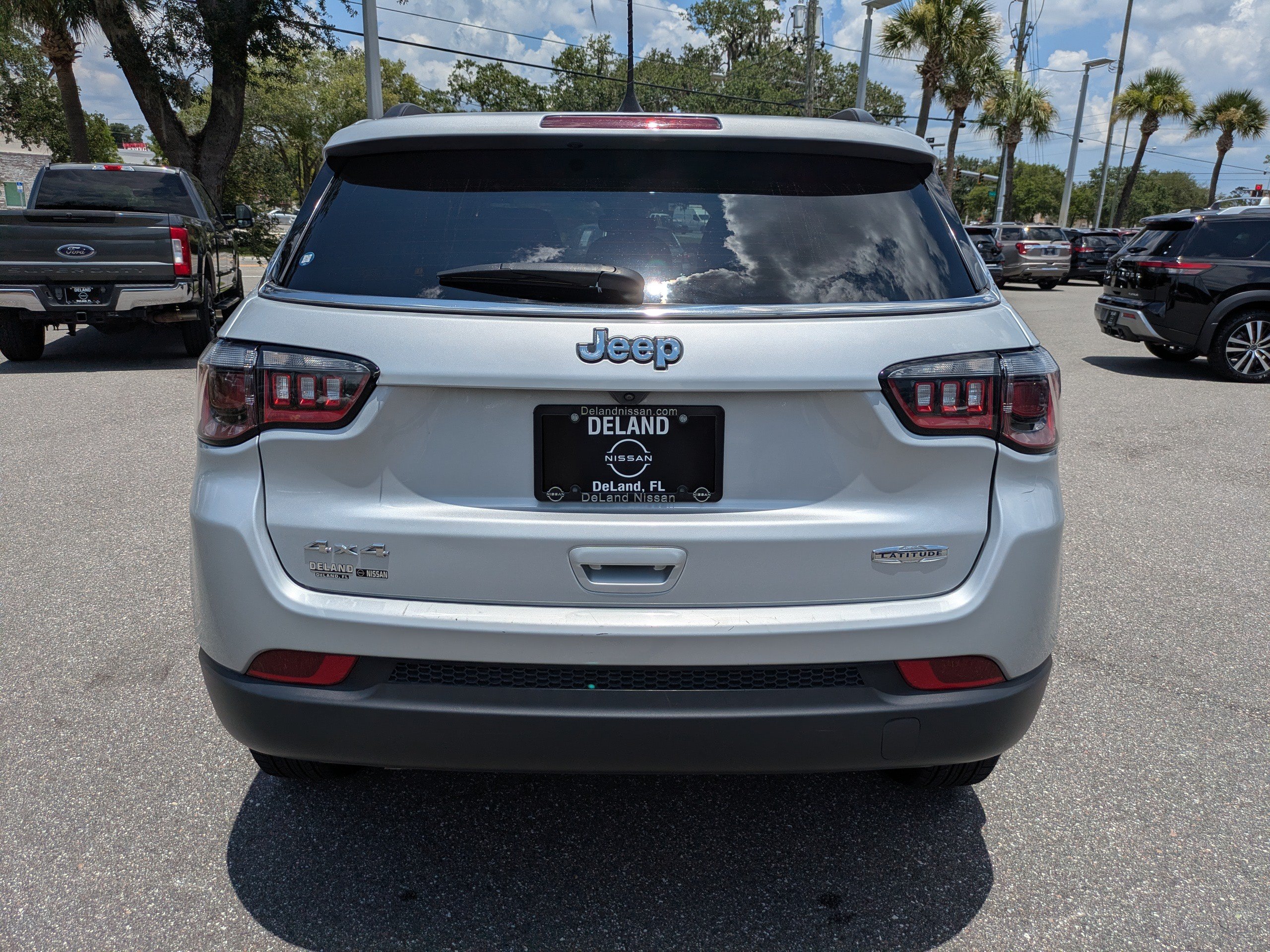 Used 2024 Jeep Compass Latitude AWD/4WD image 5