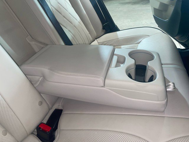 Used 2017 Chrysler 300 C Platinum w/ Safetytec Plus Group image 18