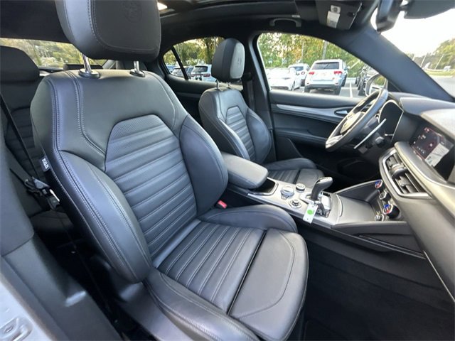 Used 2024 Alfa Romeo Stelvio Veloce image 24