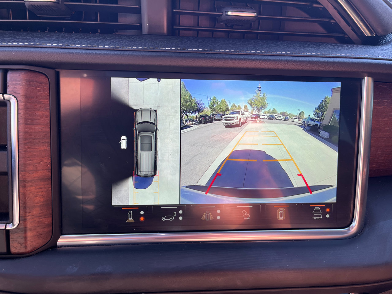 Used 2024 GMC Yukon Denali Ultimate image 23