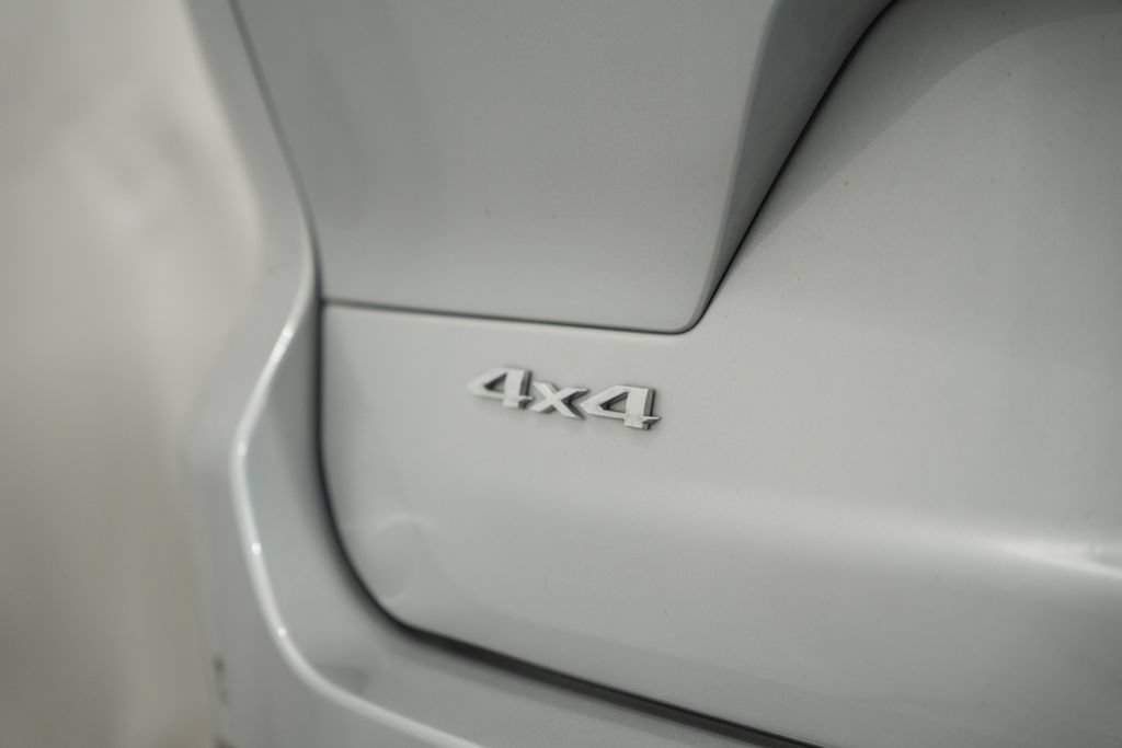 Used 2023 Jeep Grand Cherokee L Limited AWD/4WD image 7