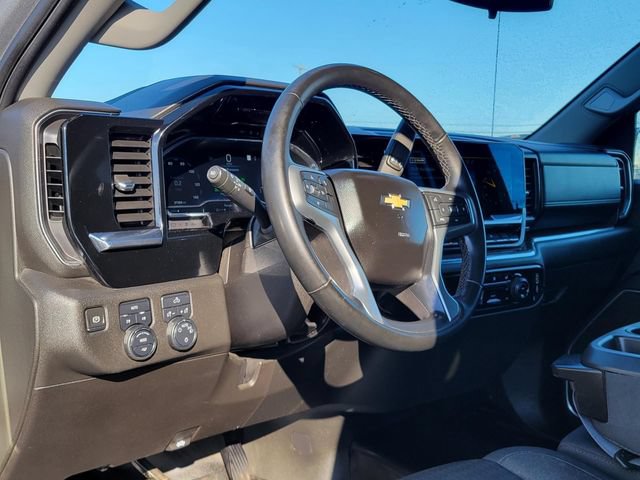 Used 2023 Chevrolet Silverado 1500 LT AWD/4WD image 7