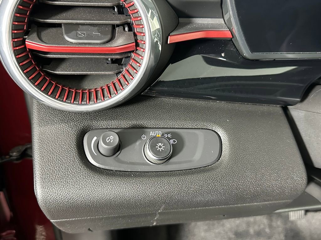 Used 2024 Chevrolet Trax RS w/ Driver Confidence Package image 22