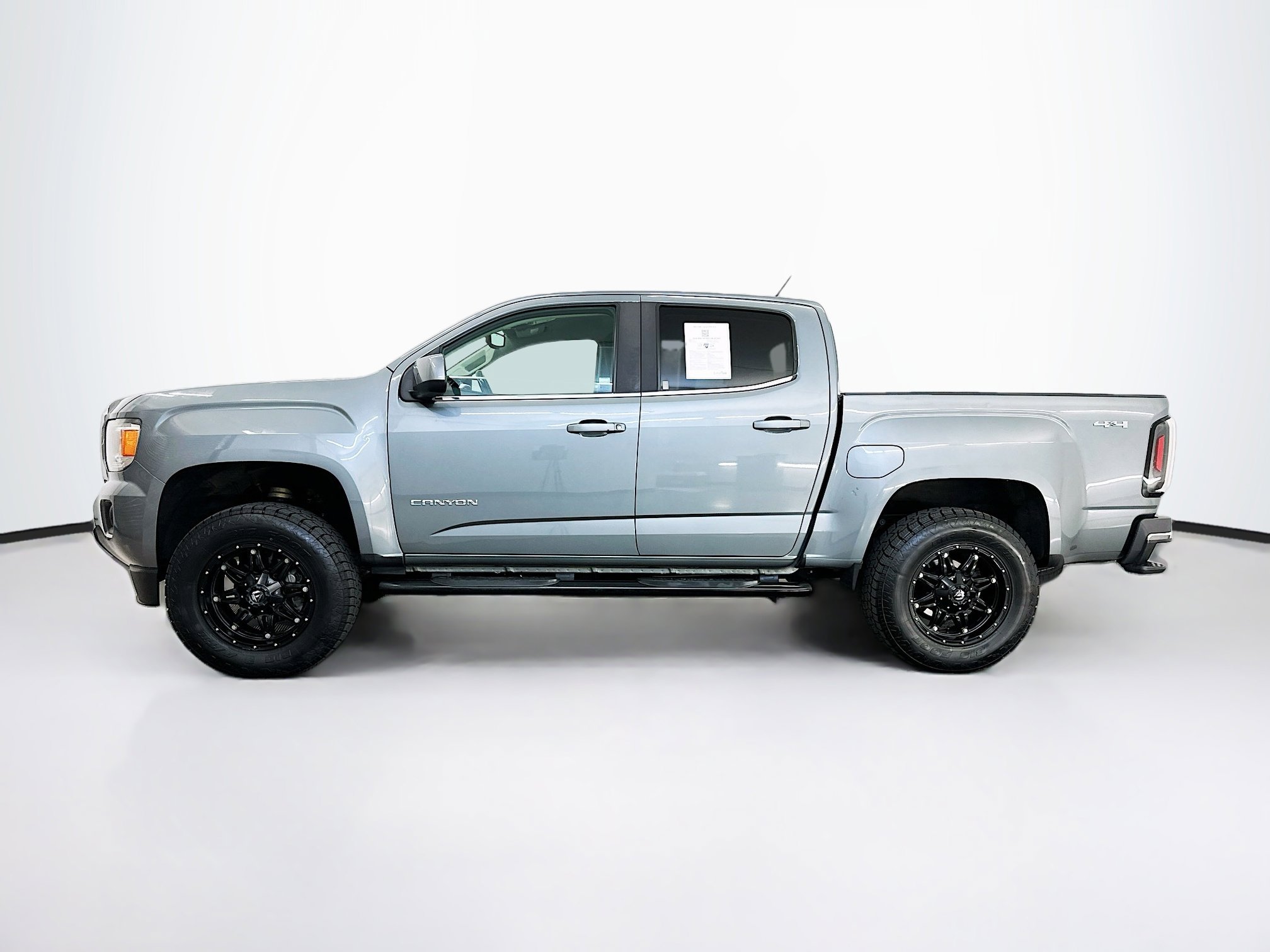 Used 2019 GMC Canyon SLE w/ SLE Convenience Package image 4