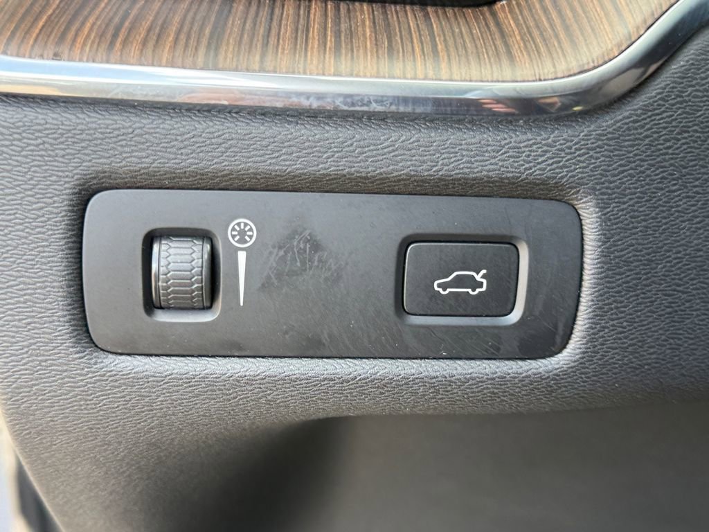 Used 2022 Volvo XC60 B5 Inscription w/ Advanced Package image 22
