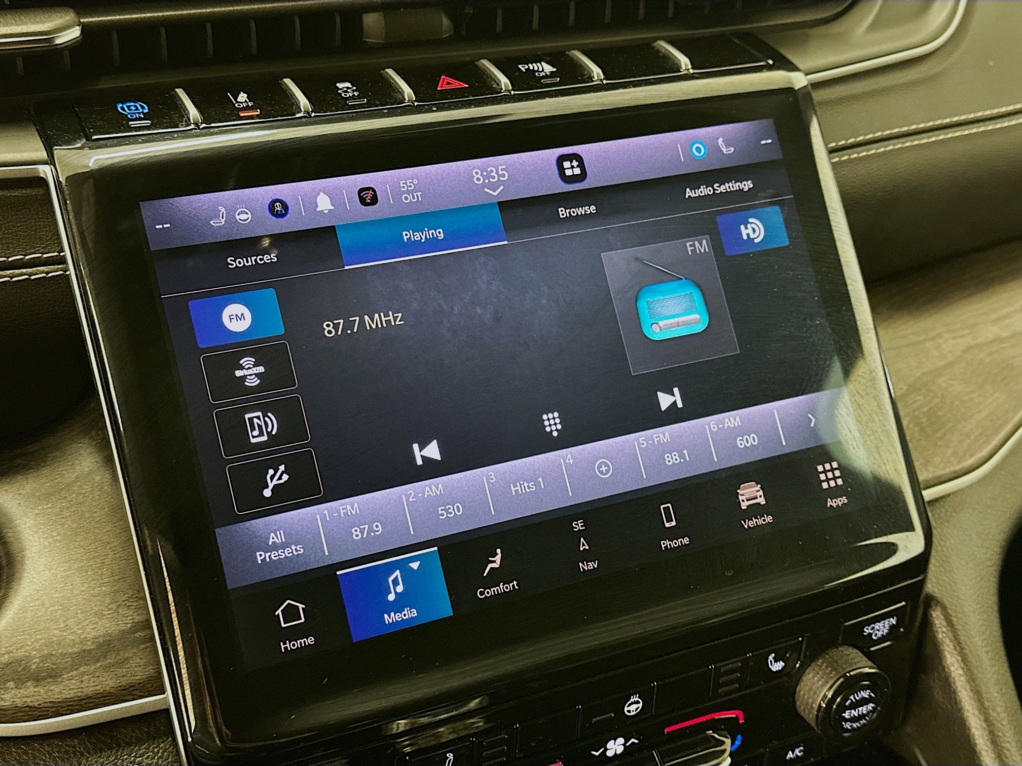 Used 2024 Jeep Grand Cherokee Limited 4xe w/ Trailer Tow Package AWD/4WD image 21