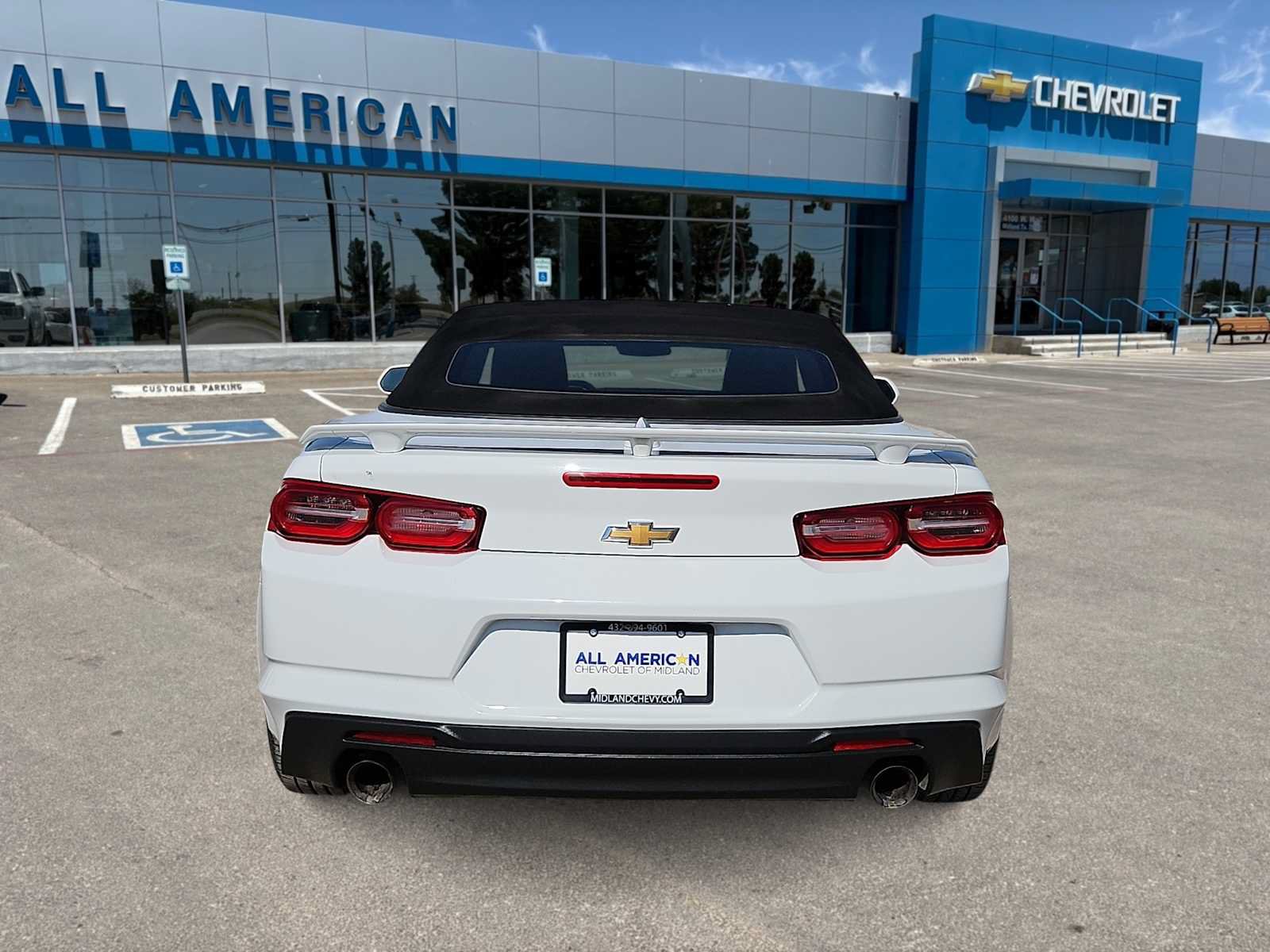 Used 2023 Chevrolet Camaro LT RWD image 7