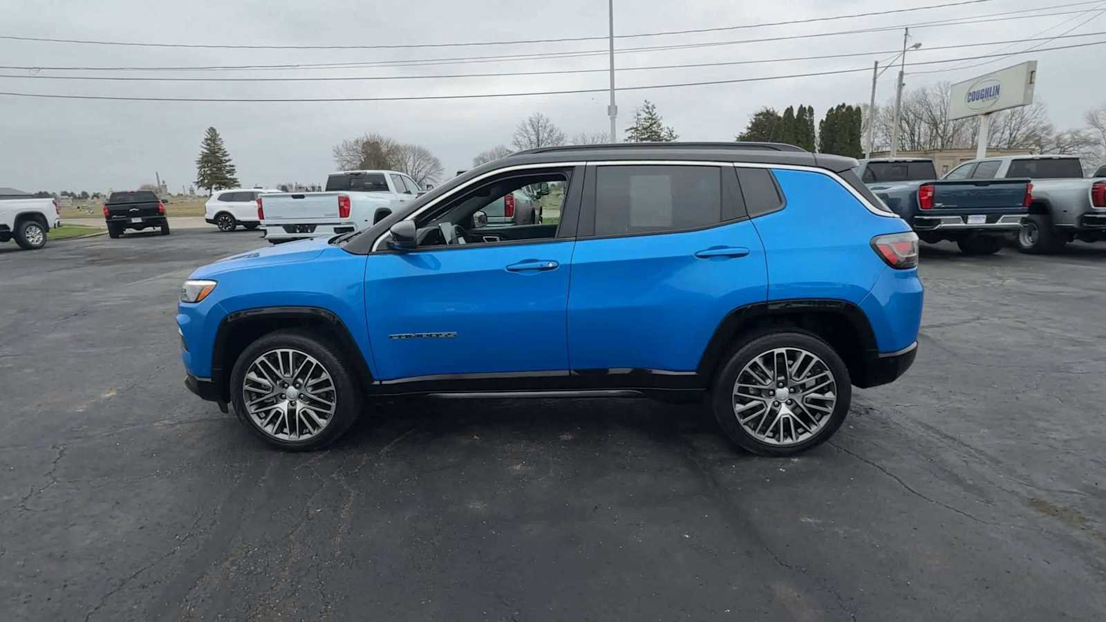 Used 2024 Jeep Compass Limited w/ Elite Group AWD/4WD image 5