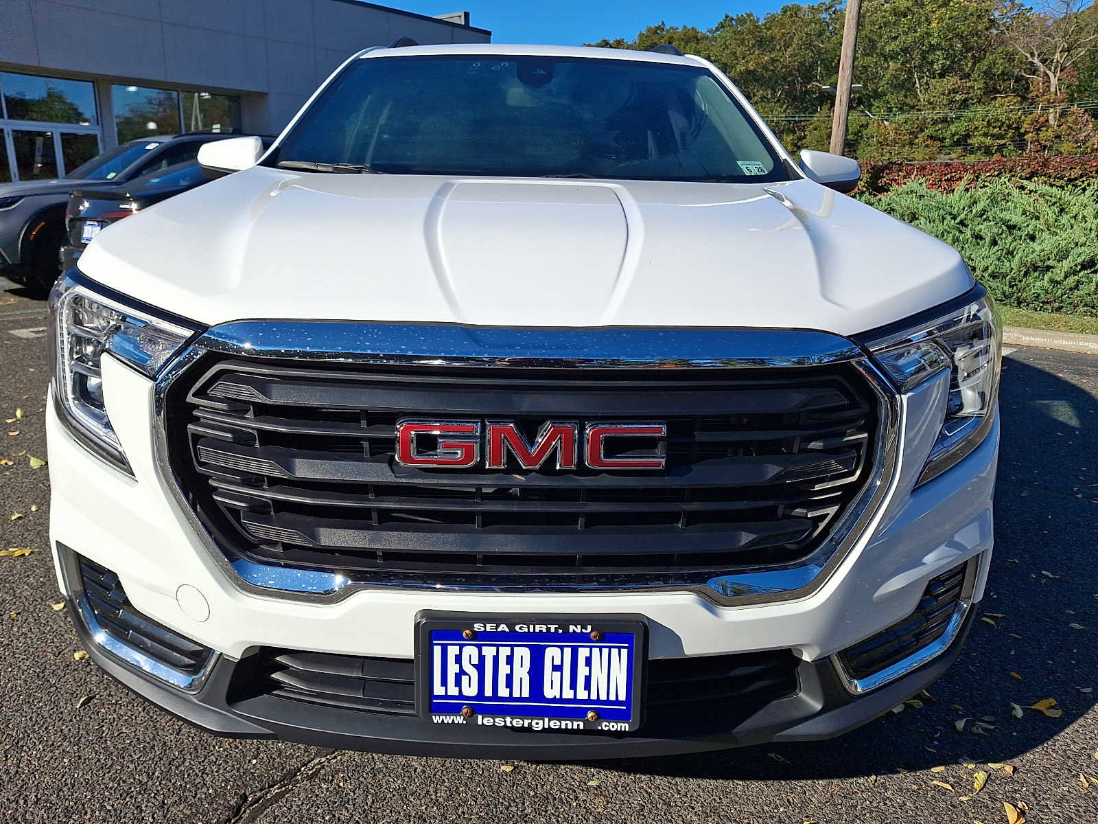 Used 2023 GMC Terrain SLE w/ Driver Convenience Package AWD/4WD image 2