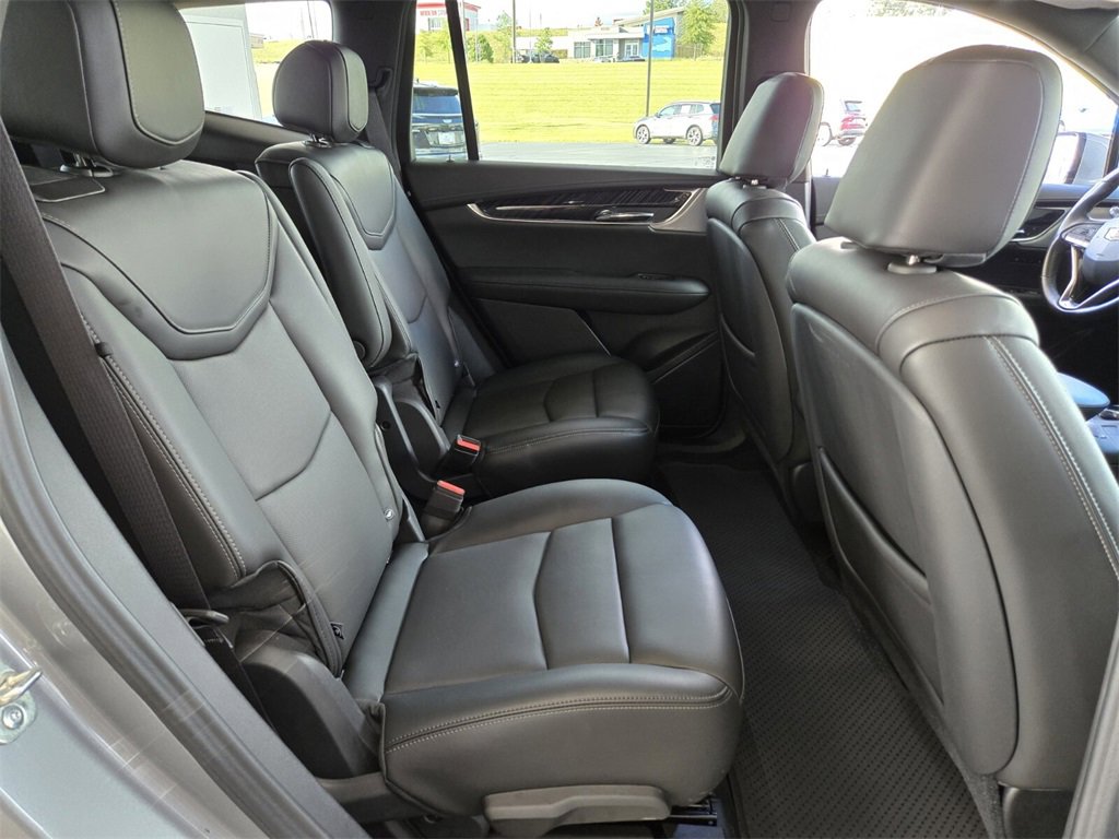 Used 2025 Cadillac XT6 Premium Luxury image 21