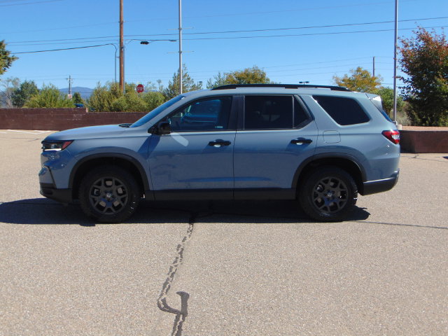 Certified 2024 Honda Pilot TrailSport image 7