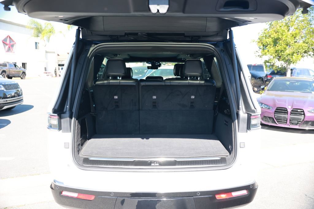 Used 2023 Jeep Grand Wagoneer Series II AWD/4WD image 39