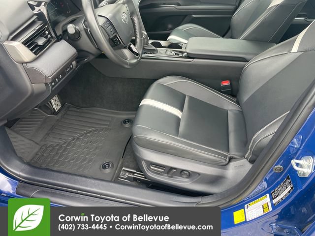 Used 2025 Toyota Camry SE FWD image 9
