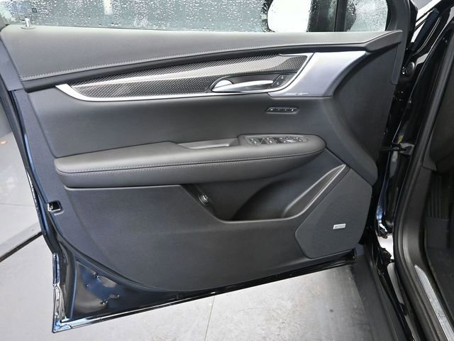 New 2026 Cadillac XT5 Sportv w/ LPO, Onyx Lite Package AWD/4WD image 13