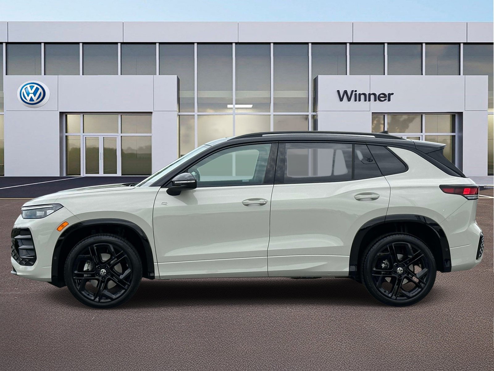 Used 2026 Volkswagen Tiguan SE R-Line AWD/4WD image 2