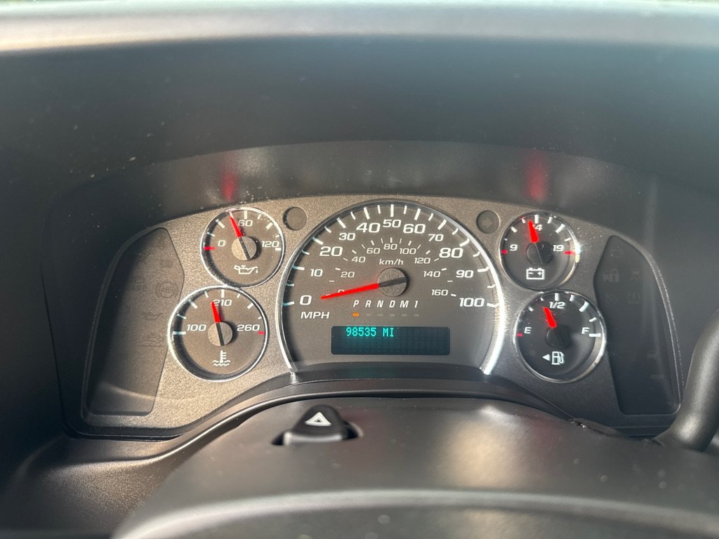 Used 2022 Chevrolet Express 3500 w/ Driver Convenience Package RWD image 17