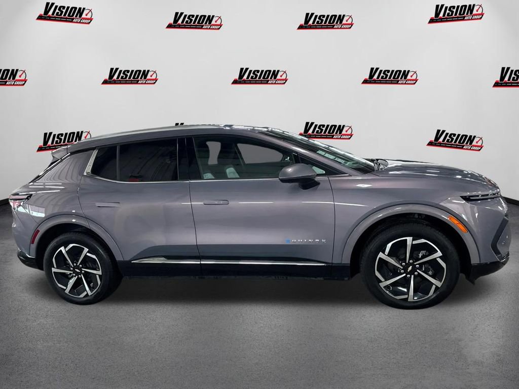 Used 2025 Chevrolet Equinox EV LT image 4