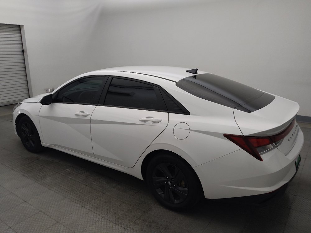 Used 2023 Hyundai Elantra SEL w/ Cargo Package FWD image 3
