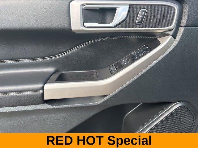 Used 2023 Ford Explorer XLT image 13