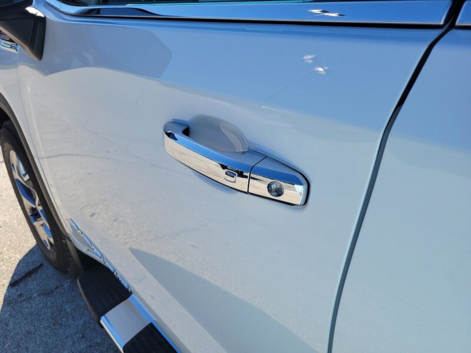 New 2026 GMC Sierra 1500 SLT image 10